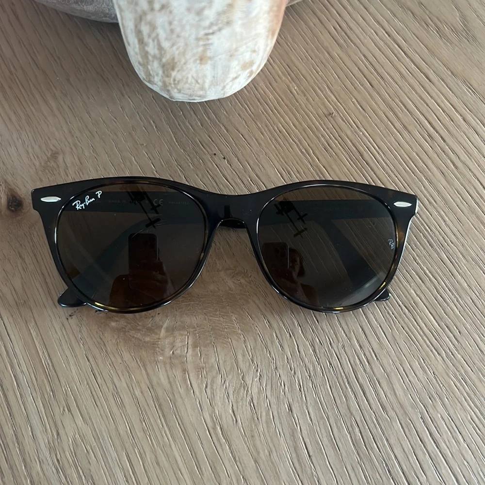Ray-Ban Wayfarer Classic Sunglasses